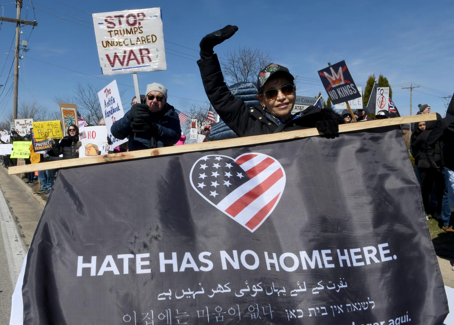 ‘No Kings’ protest: 2,500 Racine County residents gather March 28 against Trump, ICE, Iran war
